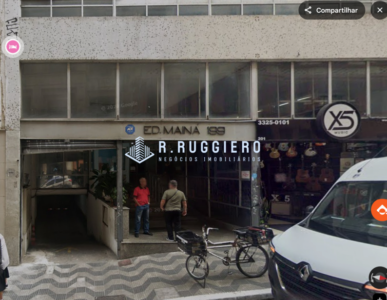 Sala comercial ampla, com linda vista, ensolarada.